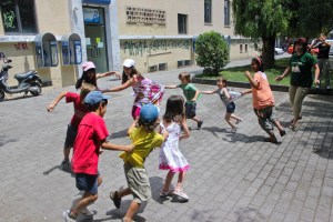 Παίζοντας το παιχνίδι Η ουρά του δράκου