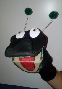 Ο Σκαθαρένιος είναι μια γαντόκουκλα που κατασκεύασαν μαθητές του δημ. Σχολείου Μουρικίου